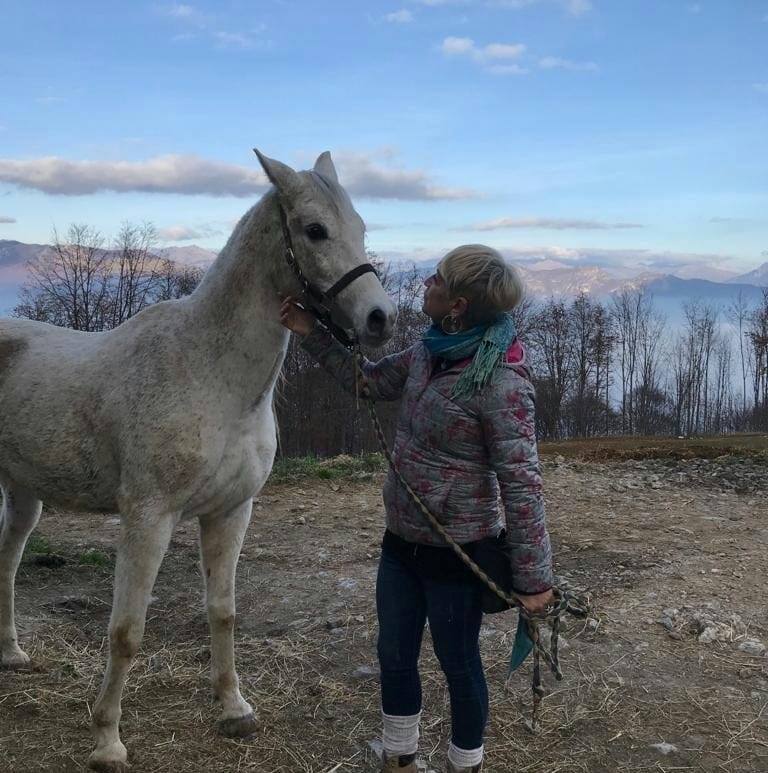 Gledis Aiolfi Operatore Olistico specializzato in Equicoach, Mater reiki, insegnante di callanetica, Bosco terapia, meditazioni dinamiche (legge 4/2013)